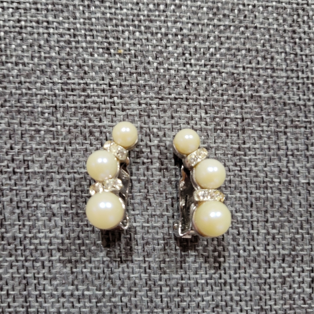 Elegant Pearl and Silver Clip-on Earrings